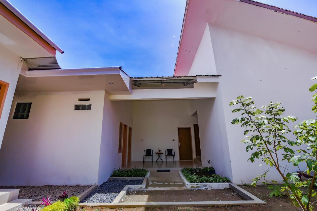 OYO 3315 Tanjung Residence Syariah Padang  Bagian luar foto